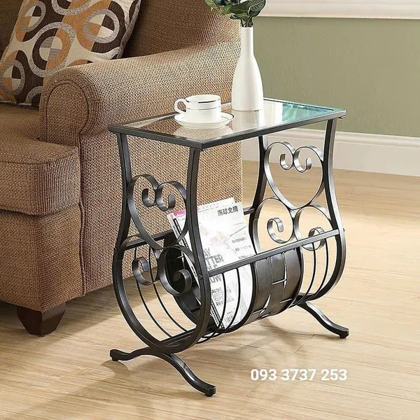 GIÁ ĐỂ BÁO SẮT RÈN PHONG CÁCH CHÂU ÂU