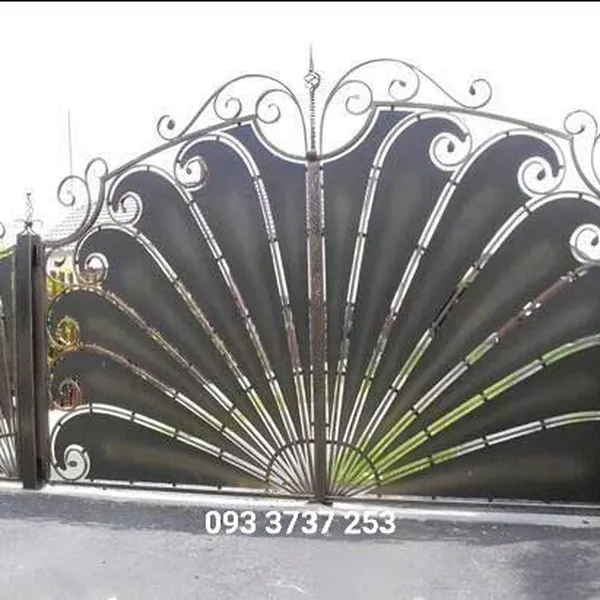 Mẫu cửa cổng sắt CNC nghệ thuật đẹp