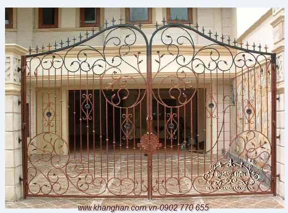 Cửa cổng sắt rèn nghệ thuật đẹp sang trọng KH15-CSR003