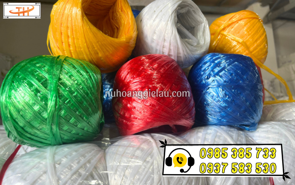 Cuộn dây nilon gói bánh, nem, chả sẵn đủ màu đủ trọng lượng tại Thu Hồng Cuộn dây nilon gói bánh, nem, chả sẵn đủ màu đủ trọng lượng tại Thu Hồng