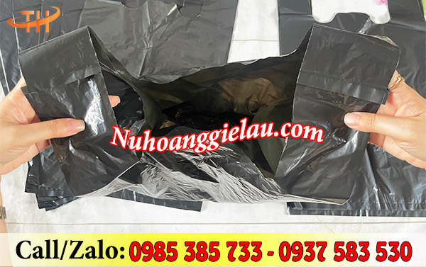 Bao bì xốp đen 2 quai thiết kế xếp hông tăng diện tích chứa đựng Bao bì xốp đen 2 quai thiết kế xếp hông tăng diện tích chứa đựng