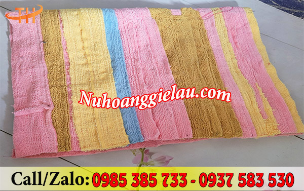 Khăn lau công nghiệp được may nối nhiều màu trên cùng một chiếc khăn Khăn lau công nghiệp được may nối nhiều màu trên cùng một chiếc khăn