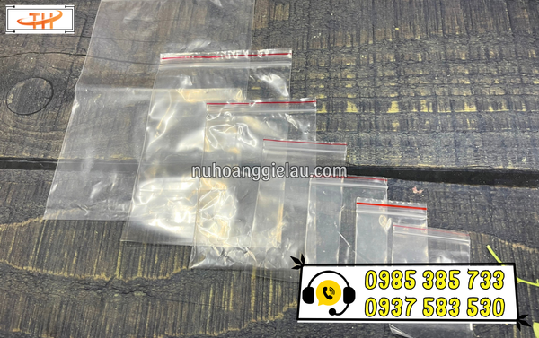 Túi zipper chỉ đỏ đa dạng với nhiều kích thước Túi zipper chỉ đỏ đa dạng với nhiều kích thước