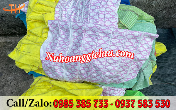 Khăn lau công nghiệp sẵn số lượng Khăn lau công nghiệp sẵn số lượng