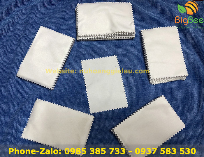 khăn lau kính mắt trắng