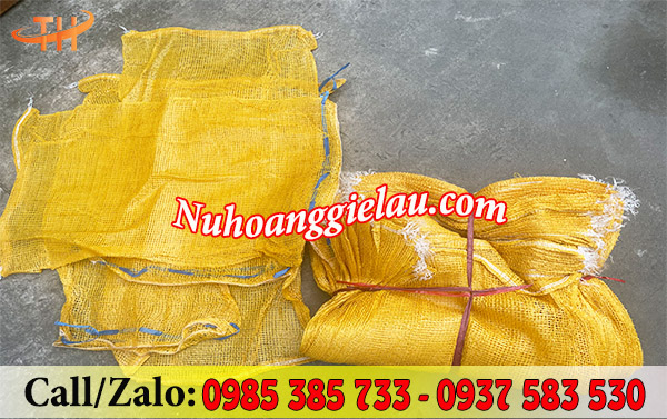 Bao tải lưới được đóng gói theo bó 100 cái Bao tải lưới được đóng gói theo bó 100 cái