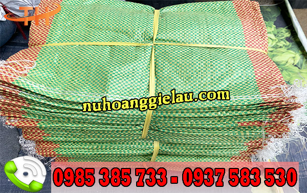 bao tải đựng gạo được đóng gói thành từng bó 100 cái bao tải đựng gạo được đóng gói thành từng bó 100 cái