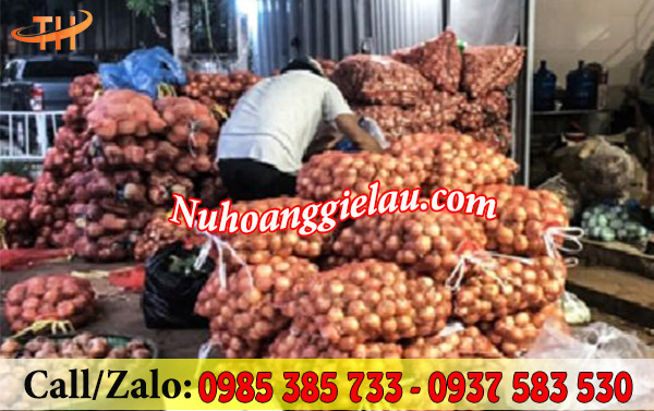 Bao tải lưới đựng nông sản được sử dụng phổ biến tại các vựa rau củ Bao tải lưới đựng nông sản được sử dụng phổ biến tại các vựa rau củ