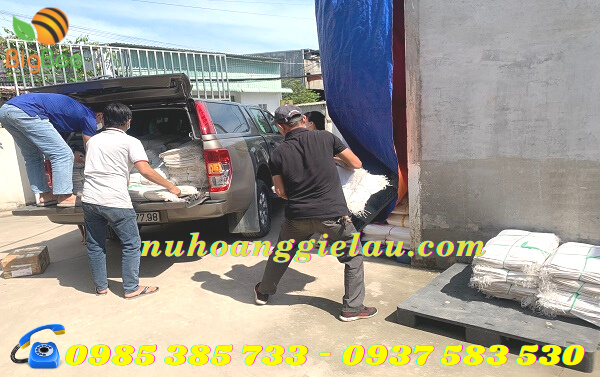 giao hàng cho khách sỉ