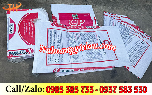 Bao tải đựng cám in chữ, logo thương hiệu sắc nét, cho khả năng nhận diện hiệu quả Bao tải đựng cám in chữ, logo thương hiệu sắc nét, cho khả năng nhận diện hiệu quả