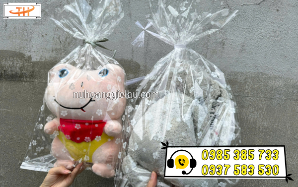 Bọc kiếng gói quà đẹp, sang trọng, tiện lợi Bọc kiếng gói quà đẹp, sang trọng, tiện lợi