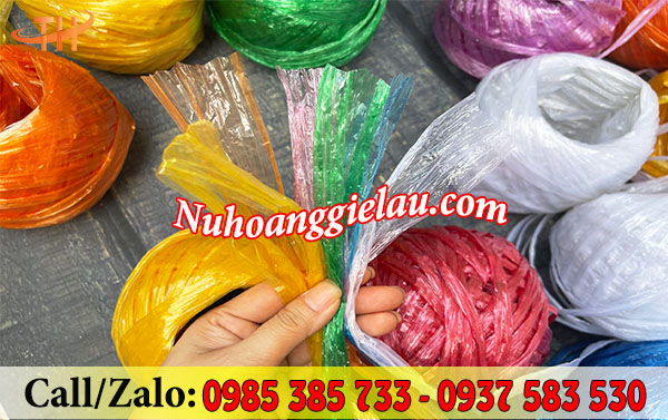 Dây ni lông gói bánh tết màu sắc sáng bóng Dây ni lông gói bánh tết màu sắc sáng bóng