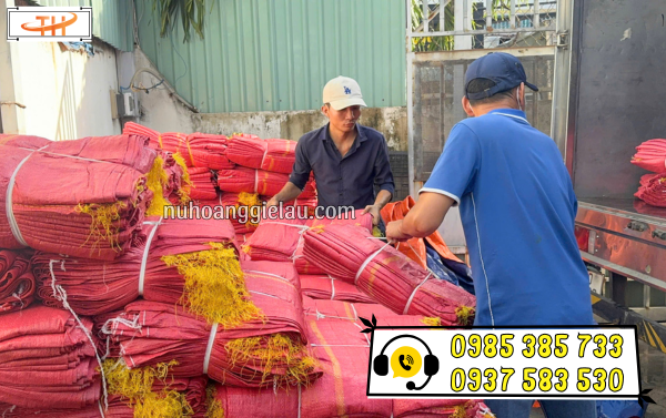 Xuất kho bao tải giá sỉ mỗi ngày tại Thu Hồng Xuất kho bao tải giá sỉ mỗi ngày tại Thu Hồng