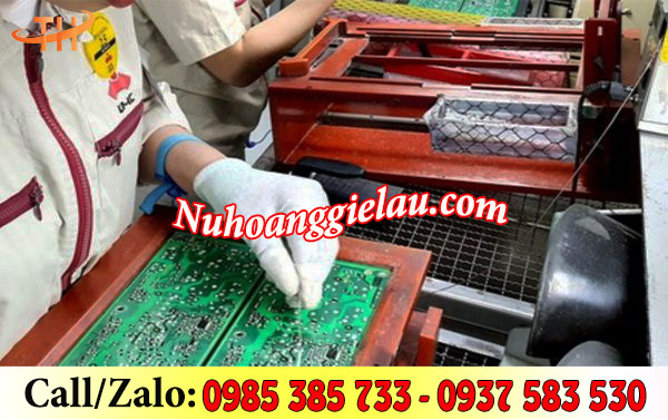 Găng tay thun trắng sử dụng trong lắp ráp điện tử Găng tay thun trắng sử dụng trong lắp ráp điện tử