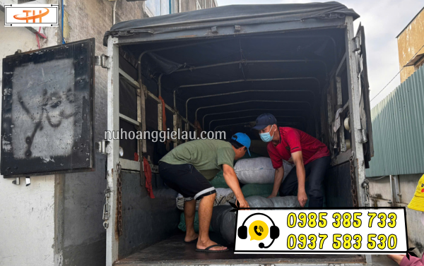 Giẻ lau máy móc Thu Hồng xuất kho số lượng lớn mỗi ngày Giẻ lau máy móc Thu Hồng xuất kho số lượng lớn mỗi ngày