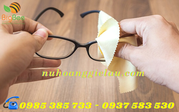 khăn lau mắt kính vệ sinh nhanh chóng