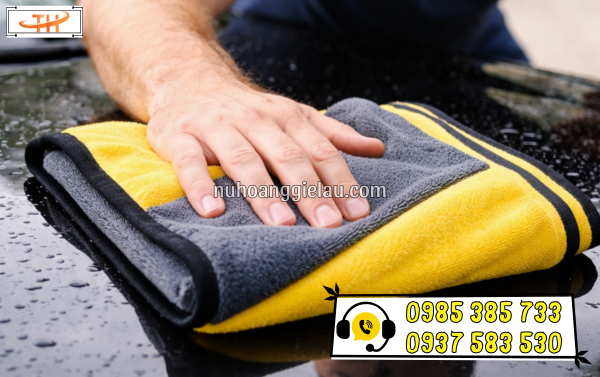 Khăn microfiber hai mặt màu vàng và xám mềm mịn, phù hợp vệ sinh xe Khăn microfiber hai mặt màu vàng và xám mềm mịn, phù hợp vệ sinh xe