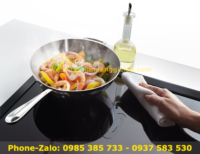 Lau bếp từ bằng khăn lau đa năng