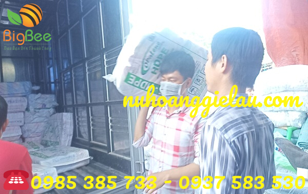 túi rác nhiều màu giao cho khách