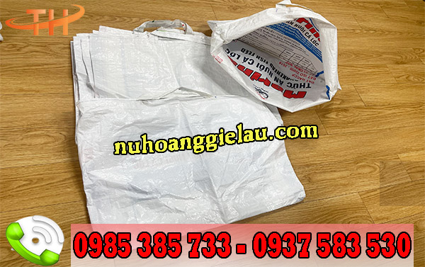 Bao cám cò được tái chế thành túi xách Bao cám cò được tái chế thành túi xách