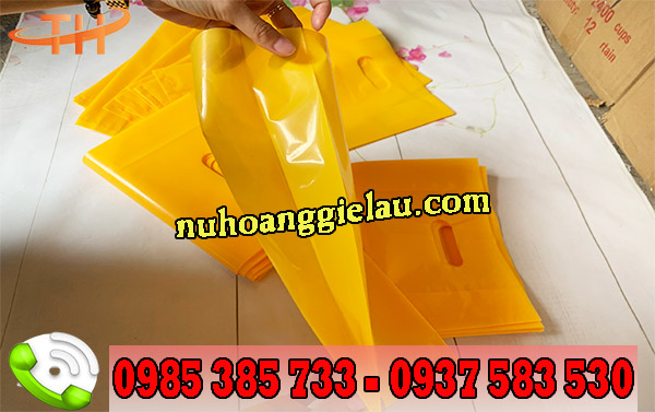 Túi hột xoài có đường xếp hông tạo độ rộng cho túi Túi hột xoài có đường xếp hông tạo độ rộng cho túi