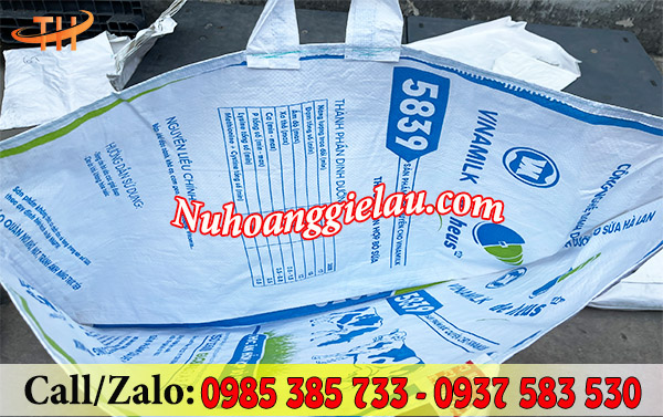 Bao tải có quai với các đường may chắc chắn Bao tải có quai với các đường may chắc chắn