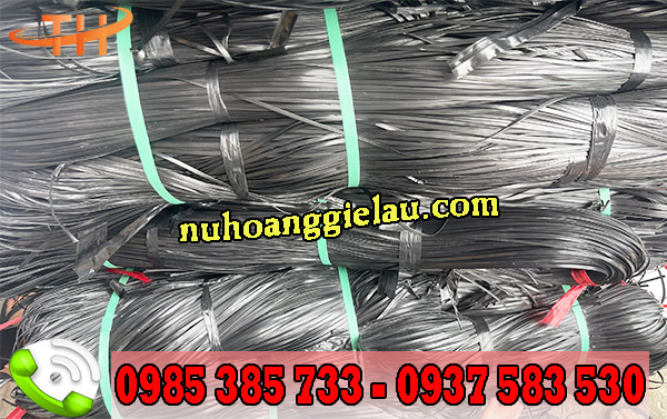 Dây nilon kẽm khô màu đen bóng, chắc chắn Dây nilon kẽm khô màu đen bóng, chắc chắn