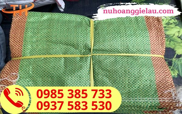 Bao tải đựng gạo được đóng gói bó 100 cái giá rẻ Bao tải đựng gạo được đóng gói bó 100 cái giá rẻ