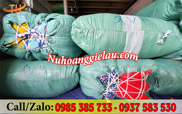 Vải lau màu nhỏ được đóng gói gọn vào mỗi bao 50kg Vải lau màu nhỏ được đóng gói gọn vào mỗi bao 50kg
