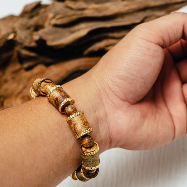 Vòng Tay Trầm Indonesia Trụ Trúc Bọc Vàng 18k