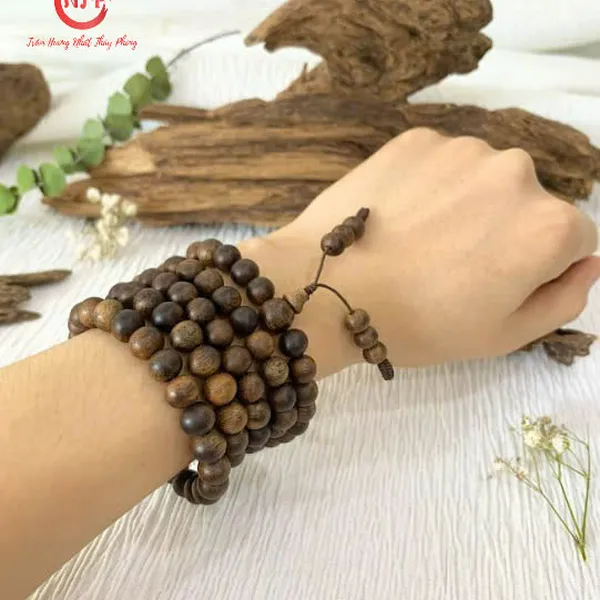 Vòng Chuỗi Trầm Hương Indonesia 108 Hạt 8 Ly