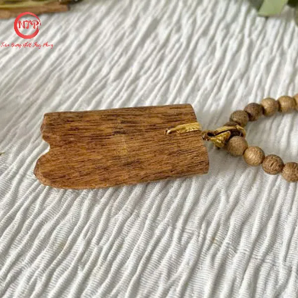 Mặt Dây Chuyền Trầm Indonesia Kèm Móc Vàng 18