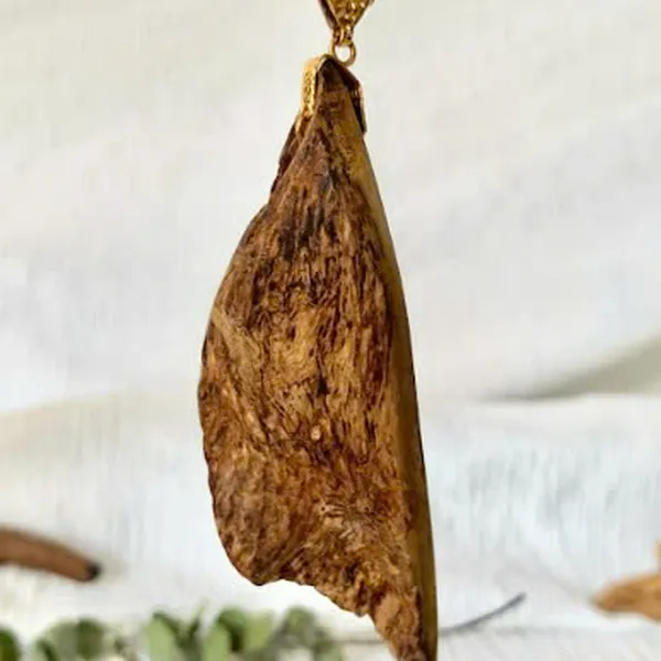 Mặt Dây Chuyền Trầm Indonesia Kèm Móc Vàng 18k