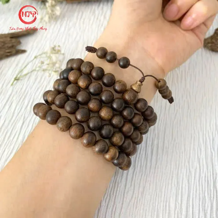 Vòng Chuỗi Trầm Hương Indonesia 108 Hạt 8 Ly