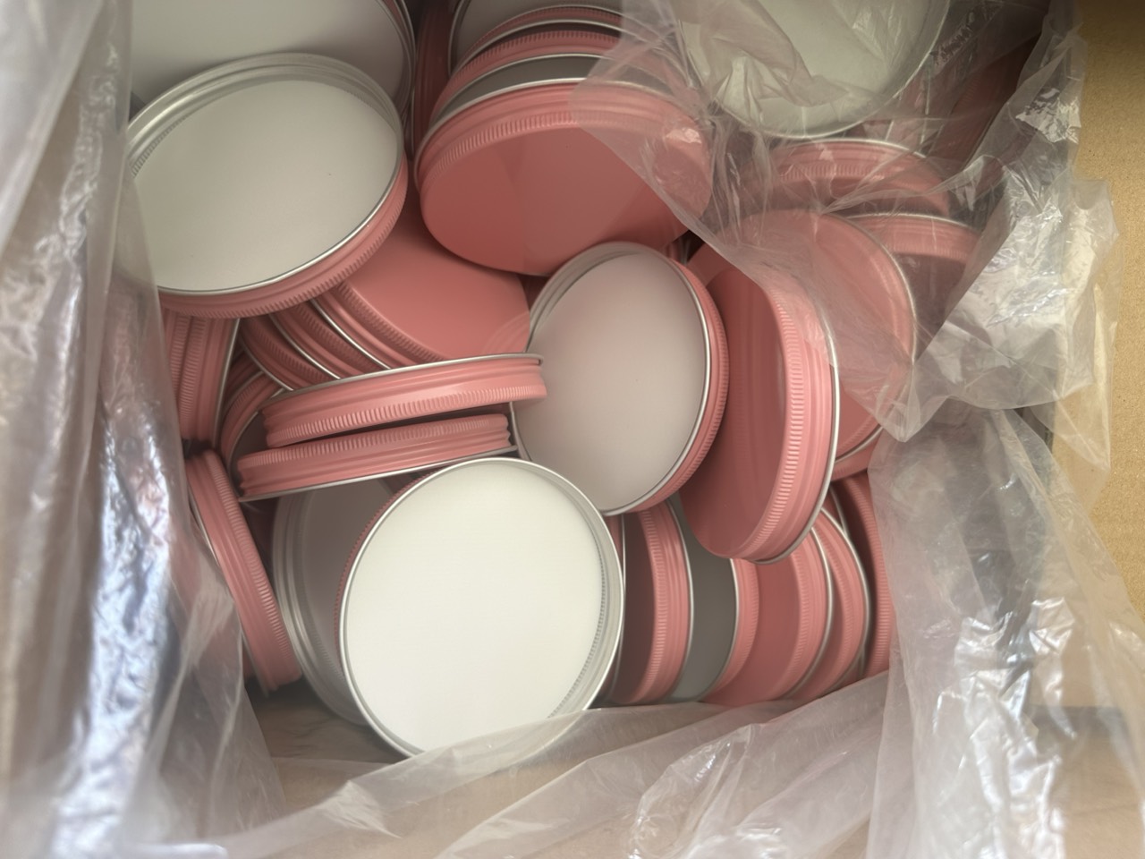 nắp nhôm hồng phi 89 cuộn mép - 1 nắp nhôm hồng phi 89 cuộn mép - 1