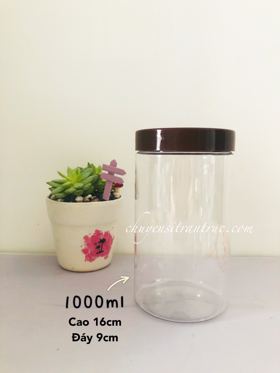 hũ nhựa nắp nhựa màu nâu 10000ml, hu nhua nap nhua mau 1lit