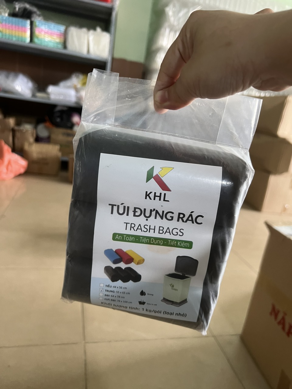 túi nilon màu đen đựng rác size trung, túi nilon đựng rác