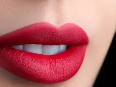 CÁCH LÀM SON MÔI HOA HỒNG