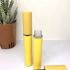 VỎ SON KEM (3CE DÁN THÂN VÀNG)