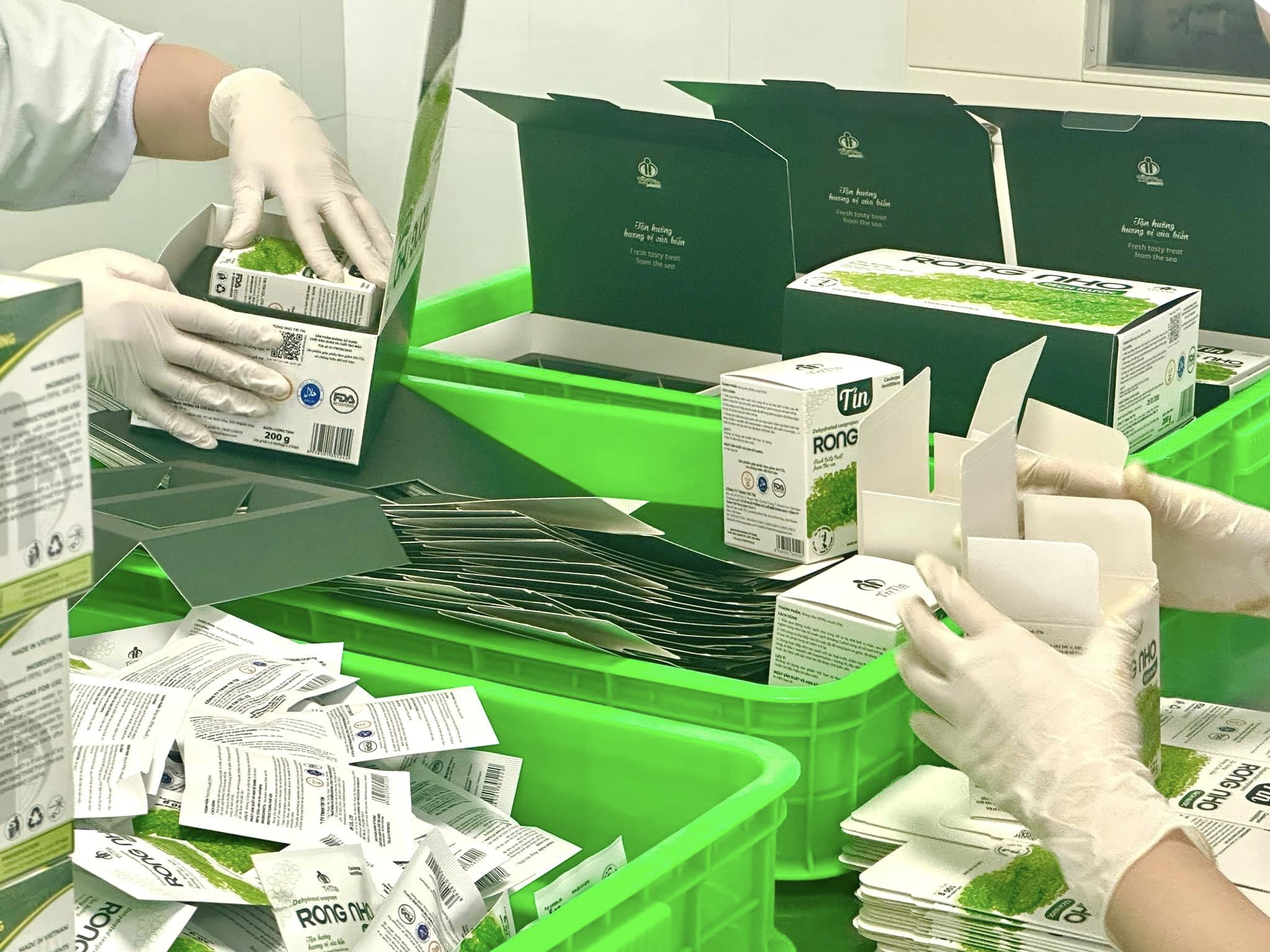 Hộp quà tặng rong nho Trí Tín Hộp quà tặng rong nho Trí Tín