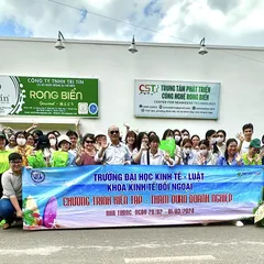 Đại Học Luật tham quan xưởng xuất khẩu sản phẩm rong biển Trí Tín