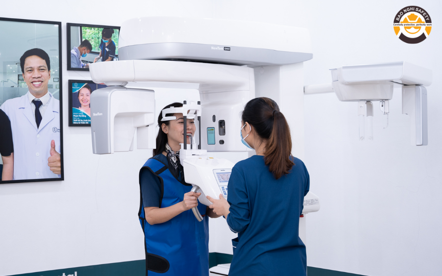 Áo Chì Nha Khoa Là Gì? Cách Lựa Chọn Phù Hợp Cho Phòng Chụp X-Quang Răng Áo Chì Nha Khoa Là Gì? Cách Lựa Chọn Phù Hợp Cho Phòng Chụp X-Quang Răng