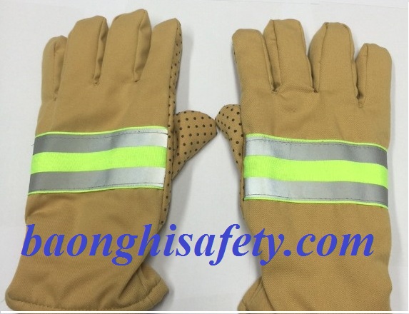 Găng tay chữa cháy Theo Thông tư số 48/2015/TT-BCA