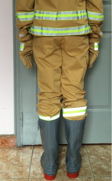 Ủng chữa cháy theo Thông tư số 48/2015/TT-BCA