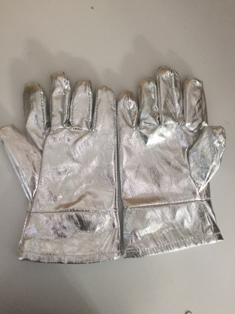 găng tay chịu nhiệt tráng bạc
