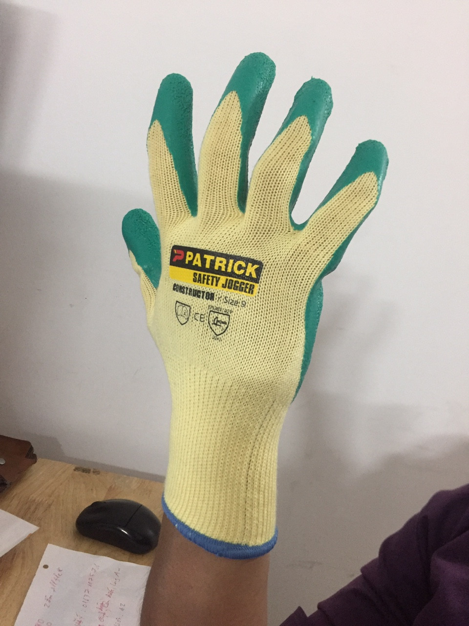 găng tay chống dầu jogger constructor