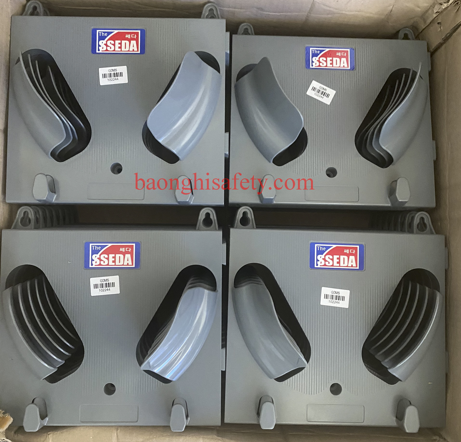 KỆ TREO NÓN BẢO HỘ