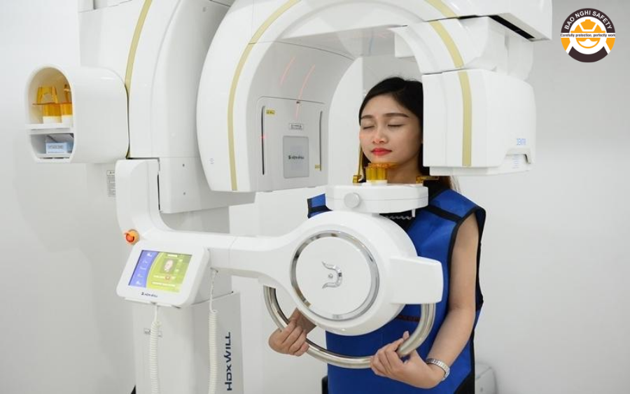 Tạp Dề Chì Nha Khoa Là Gì? Cách Lựa Chọn Phù Hợp Khi Chụp X-Quang Răng Tạp Dề Chì Nha Khoa Là Gì? Cách Lựa Chọn Phù Hợp Khi Chụp X-Quang Răng