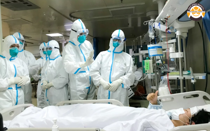 Thiết bị bảo hộ cho ngành y tế & dịch vụ: Khác gì so với công nghiệp?