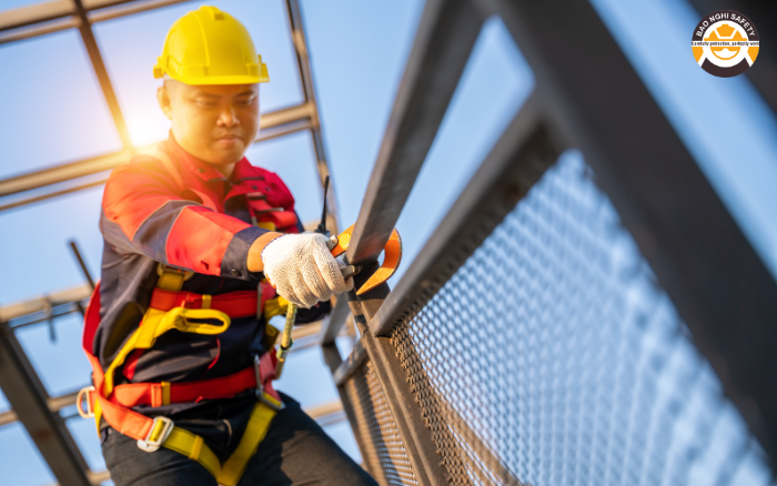 Thiết bị chống rơi ngã: Cách sử dụng dây đai an toàn đúng kỹ thuật